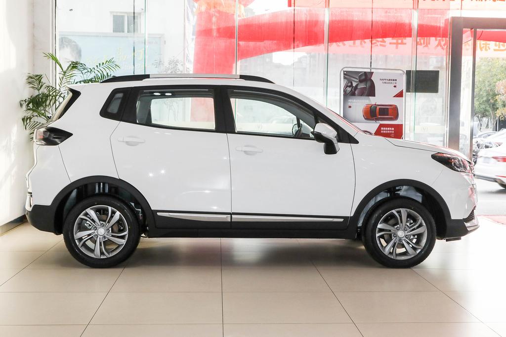 长安cs15值得购买吗代步用,经济家用车全新长安cs15仅售6万起