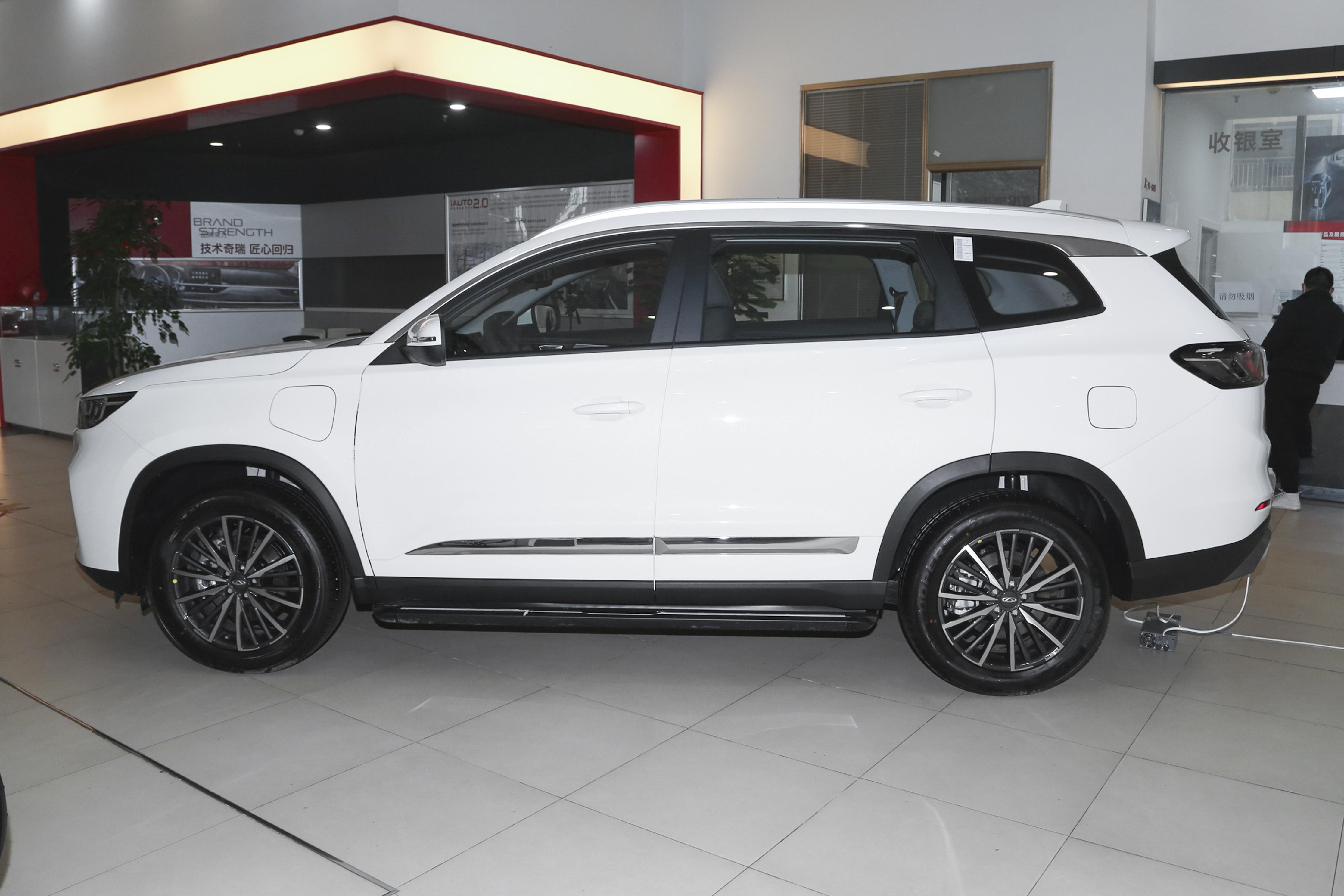 瑞虎8plus鲲鹏版对比长安cs75plus,瑞虎8plus2.0t对比cs75plus2.0t