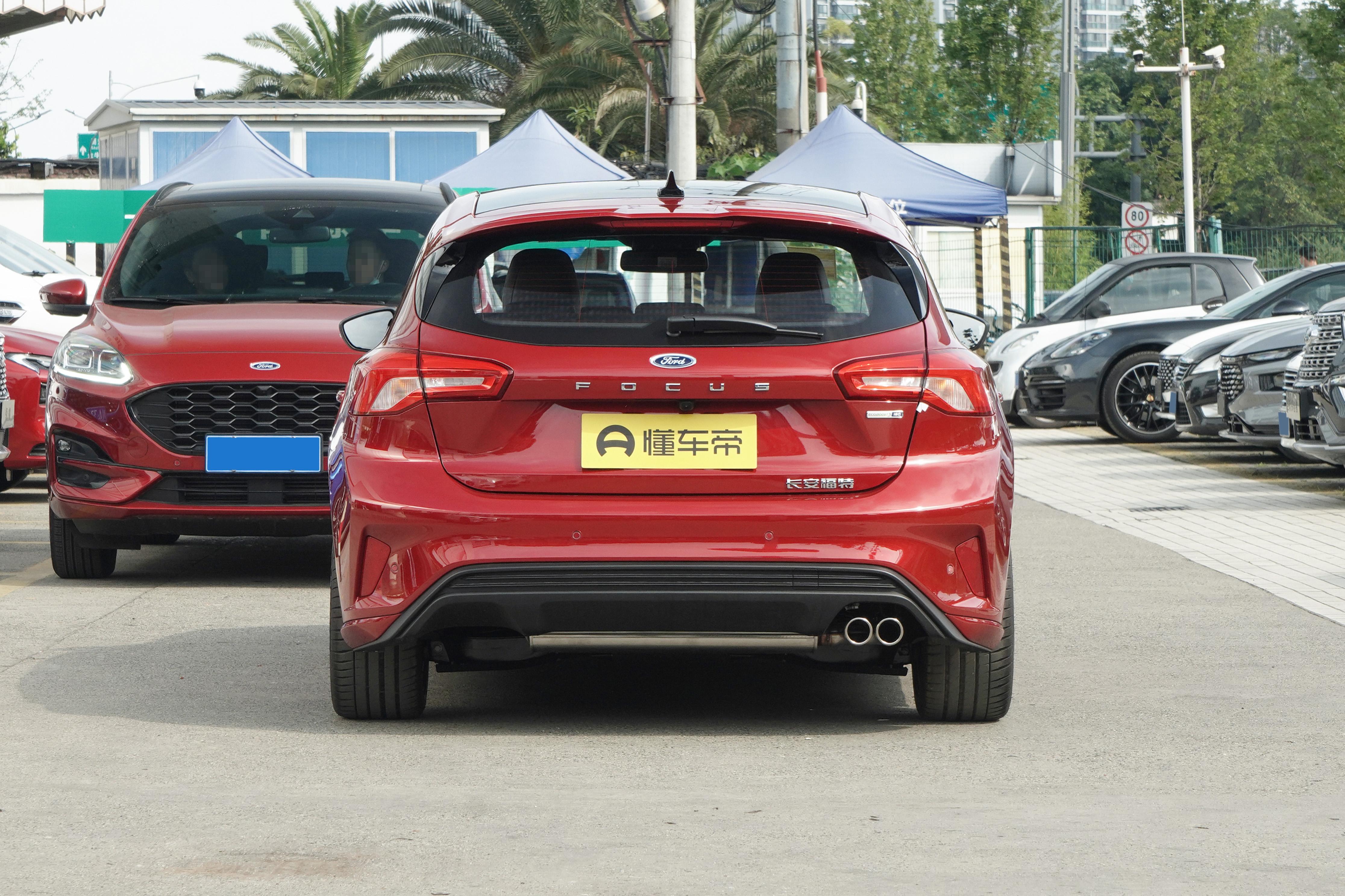 经典福特福克斯两厢小钢炮实测,福特福克斯两厢新款测评