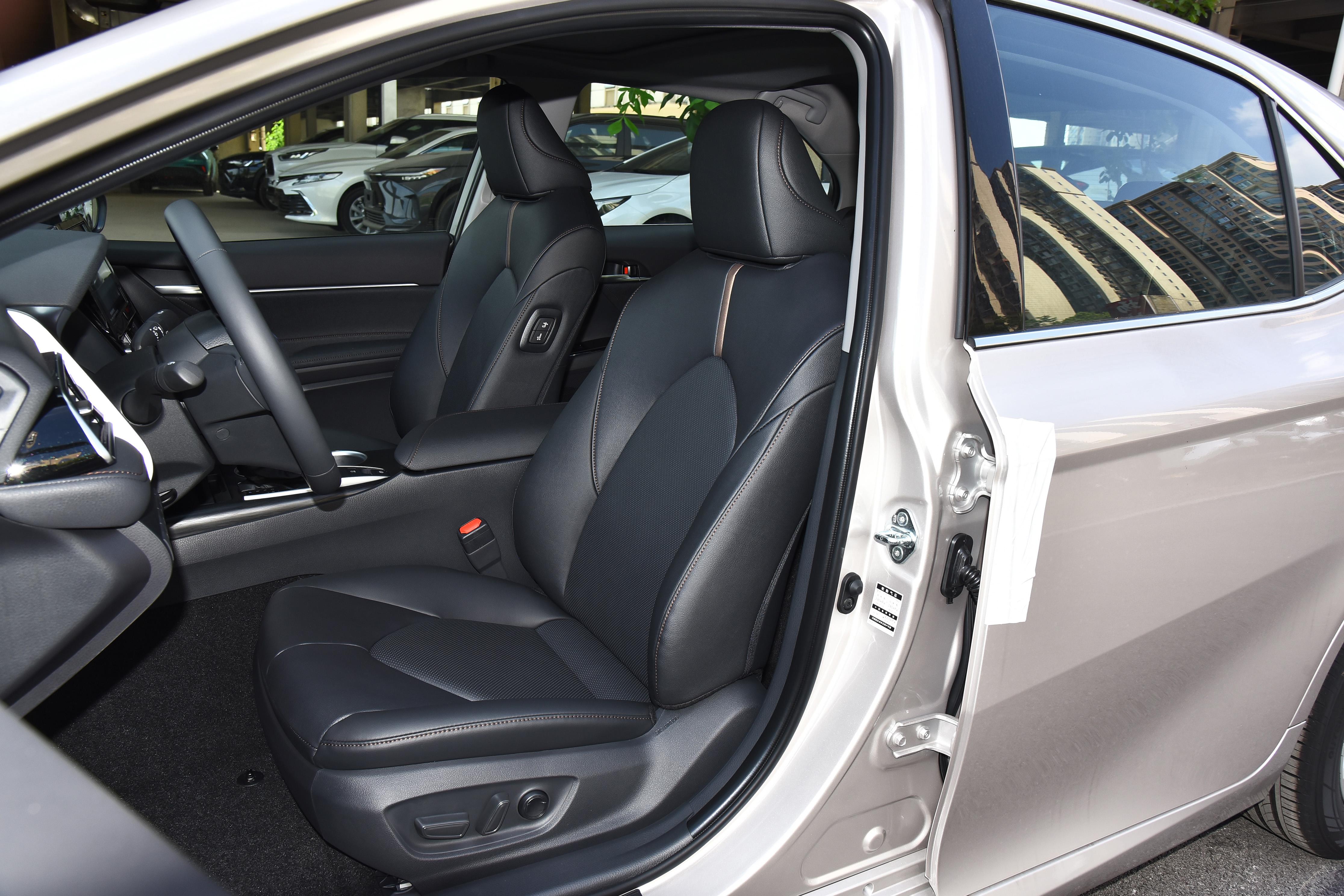 丰田凯美瑞2020款2.0豪华版价格,丰田凯美瑞2.0cvt动力够用吗