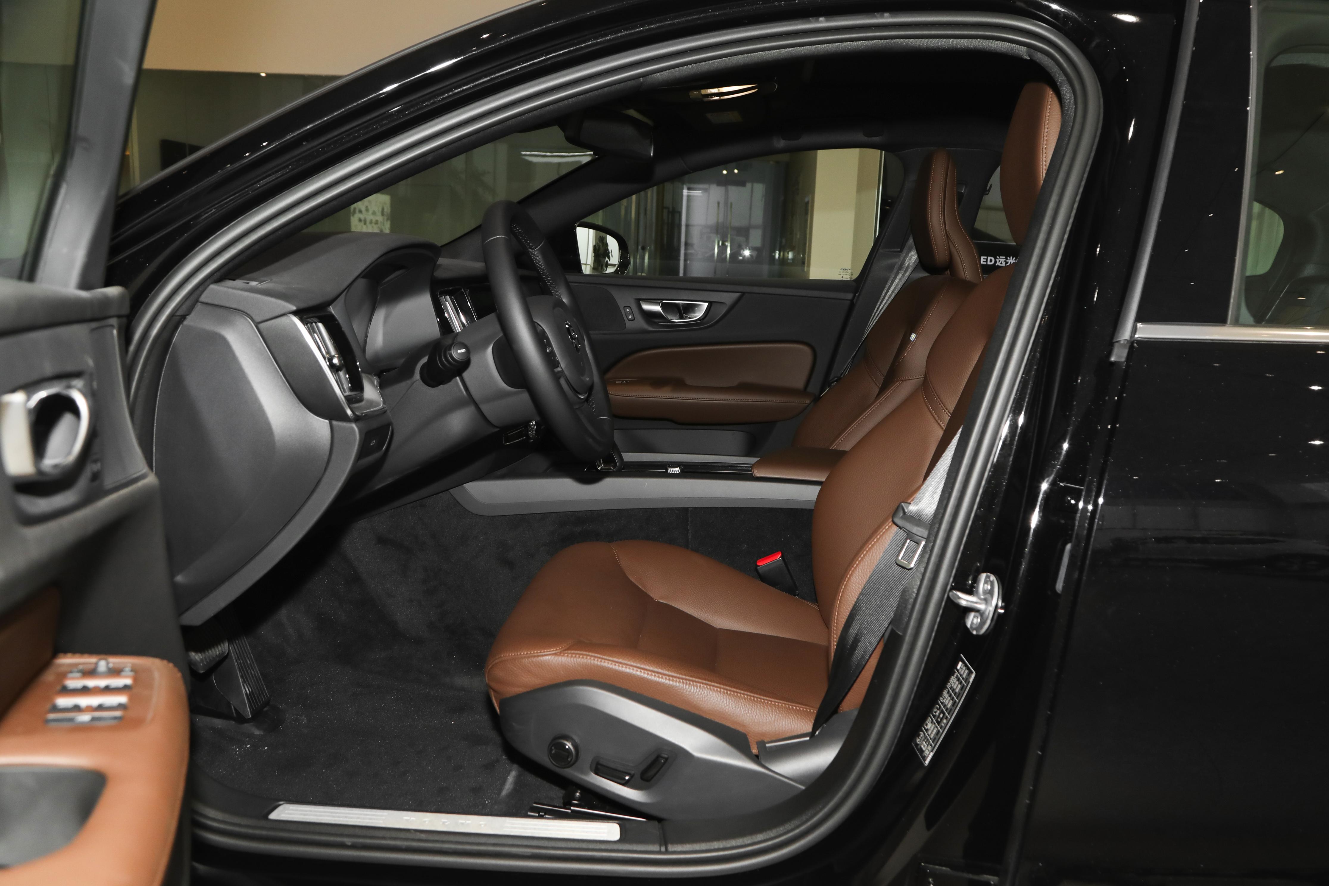 沃尔沃S60简单介绍,全新沃尔沃s60实车曝光