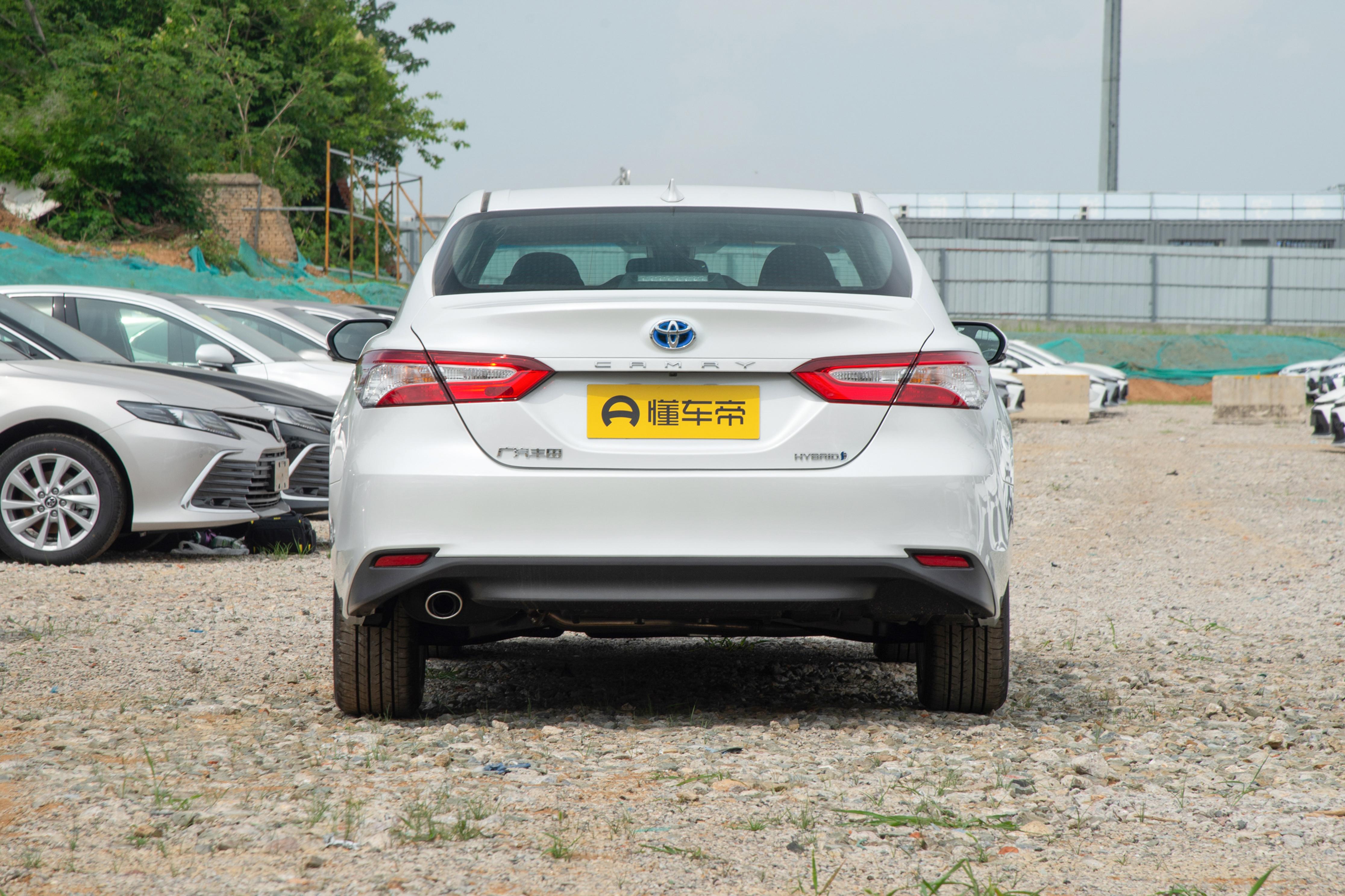 丰田凯美瑞2.5混动入门版测试,新丰田凯美瑞2.5升混动版到店实拍