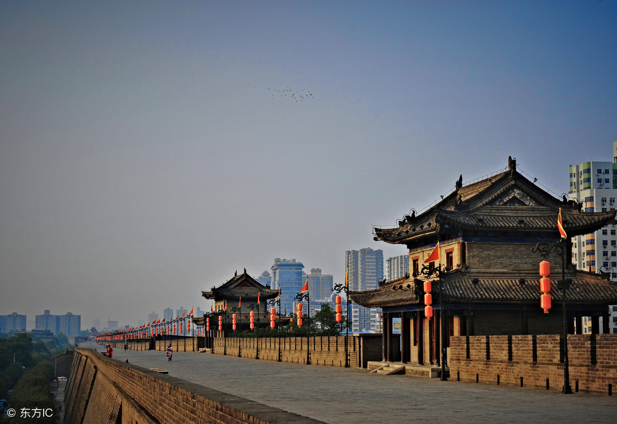 小说：老虎祸害百姓，当英雄的机会来了。你一个人去打老虎吧。