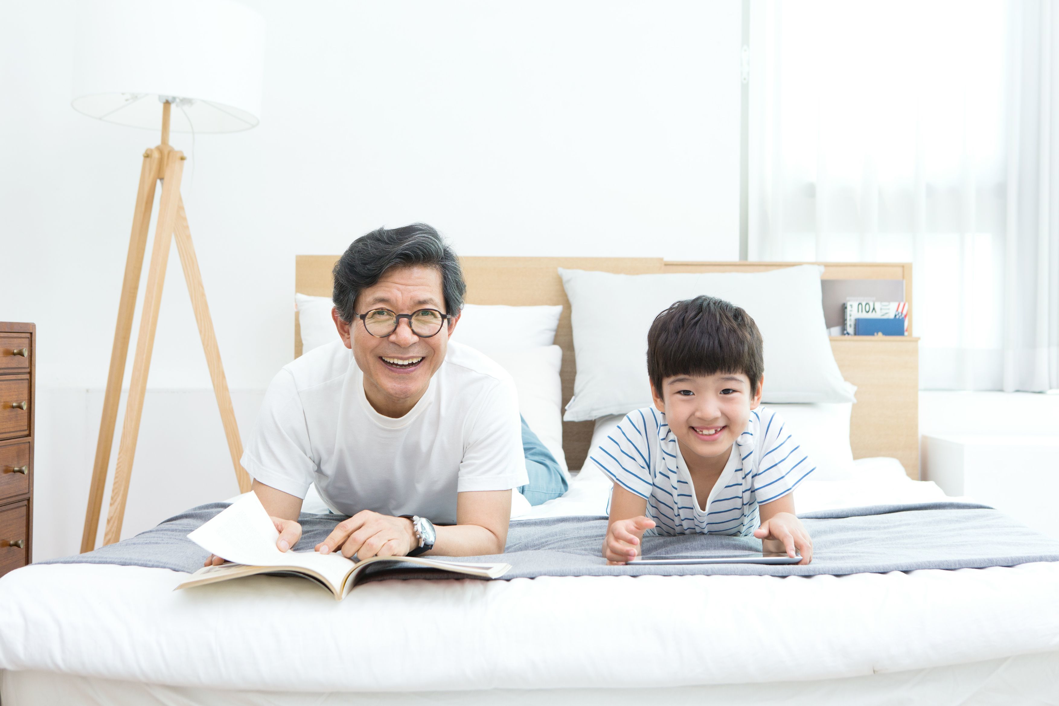 世界短篇小说巨匠莫泊桑经典醒世佳作，中英双语原汁原味