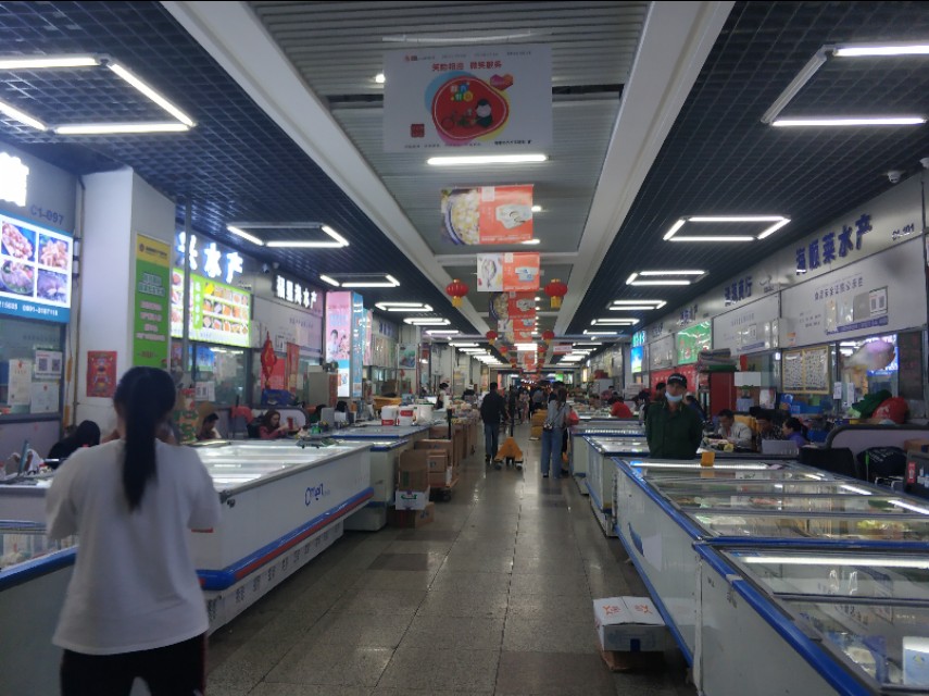 *疆新**最大的冷冻食品交易市场在这里!里面东西齐全建的也很大气!