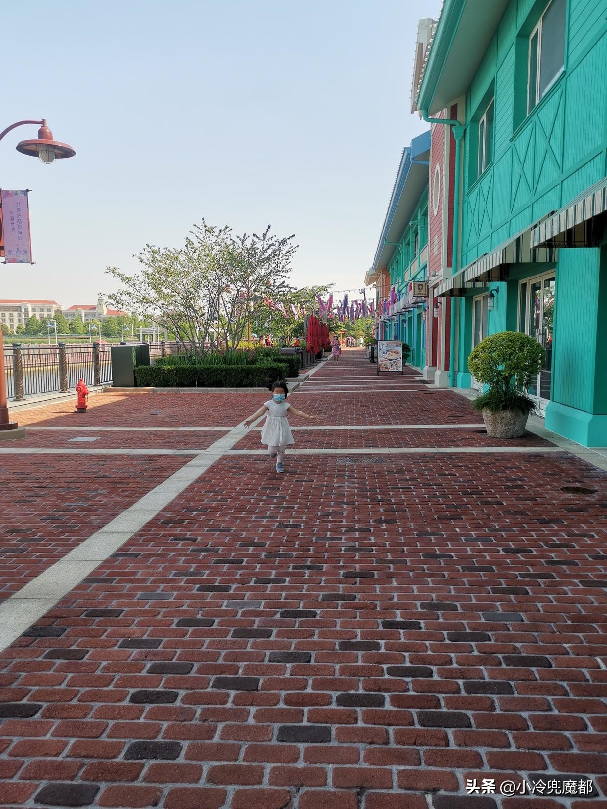 迪士尼游玩如何进迪士尼小镇,不买门票可以进迪士尼小镇