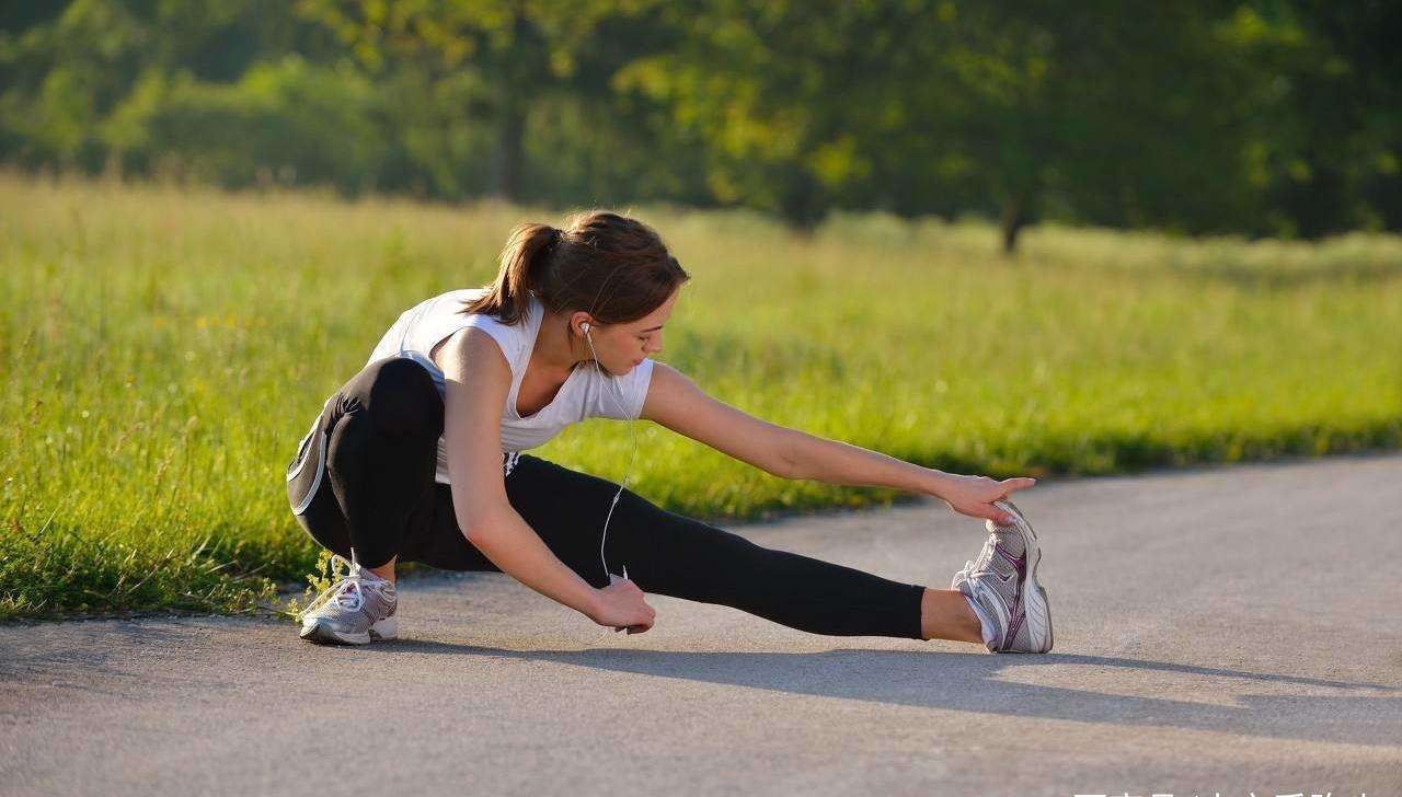 跑步一年脚为什么会变大,跑步小腿变粗了怎么细下来
