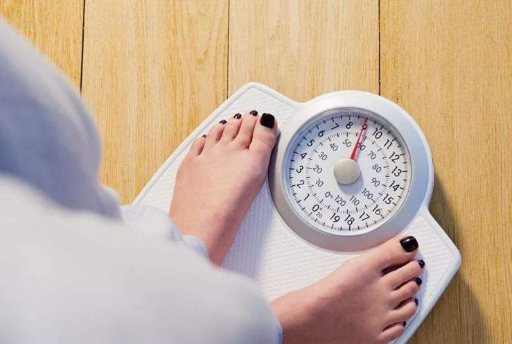 如何减肥小肚子上的赘肉妙招,不用节食也不用运动的减肥小妙招