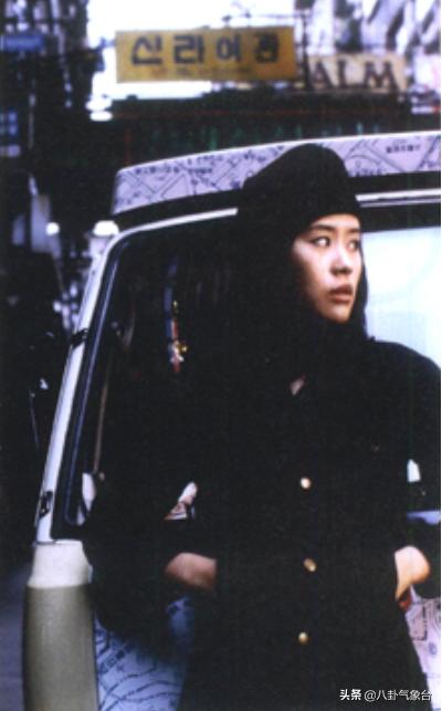 邬君梅近照风情万种,邬君梅坦言当过小三