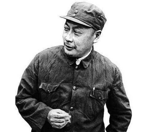 陈毅元帅写“天地君亲师”,有人笑道:四个字都写错了