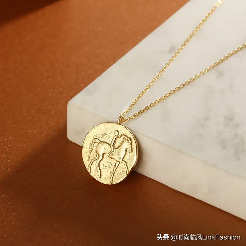 复古感元素，打造春天的时髦衣橱