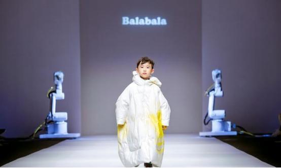 易烊千玺弟弟走秀完整版,易烊千玺弟弟走秀视频