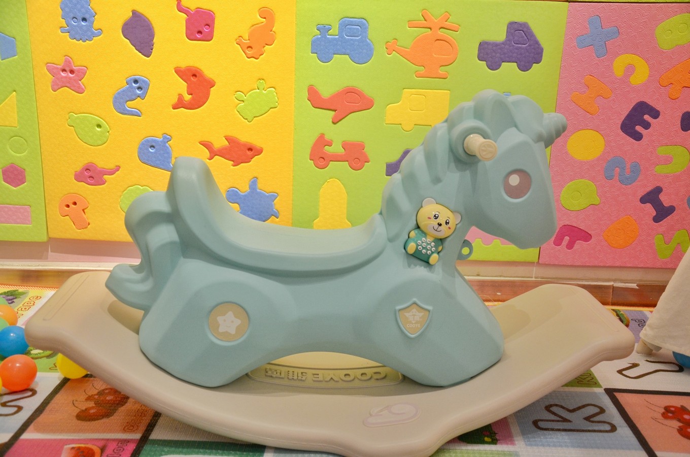 一座白楼，青山环绕，云卷雾舒～享受在莫干山野的娴静自由