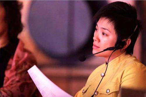 她被称为“最美解说员”，20年过去了，球迷依然怀念她的美丽哽咽