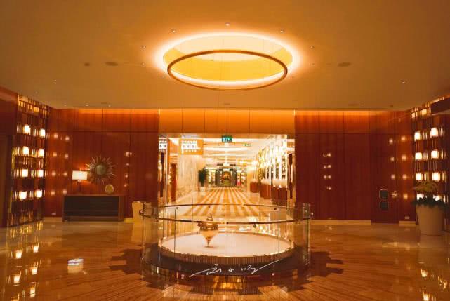 澳门总共有几个豪华酒店,澳门的酒店是全世界最多的吗