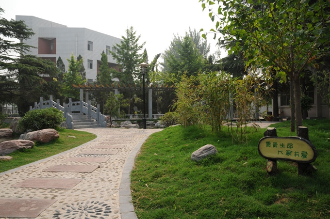 河南新乡最厉害的一所高中，7次入围全国百强中学