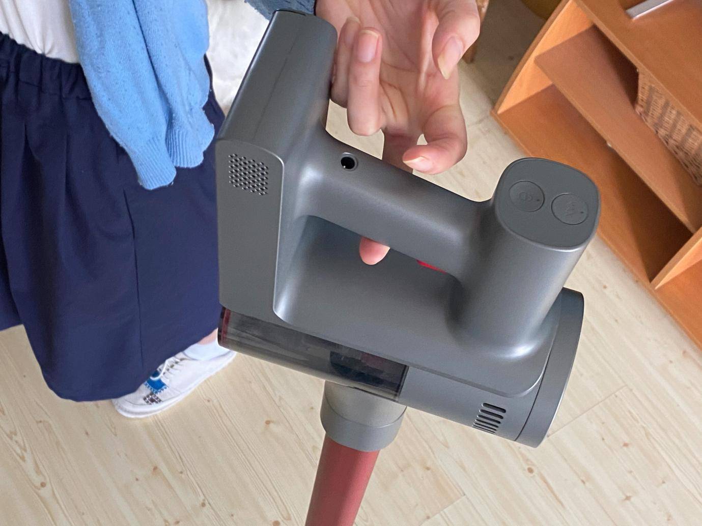 一人轻松扫全屋，娇小女生最爱用？顺造轻量手持吸尘器L1体验