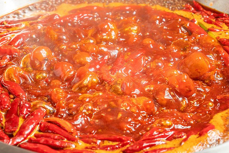 等位2000桌的“卤校长”杀进人广！女生来，免费吃