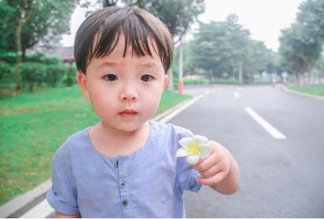 调皮捣蛋的孩子如何正确引导,孩子调皮家长怎么道歉