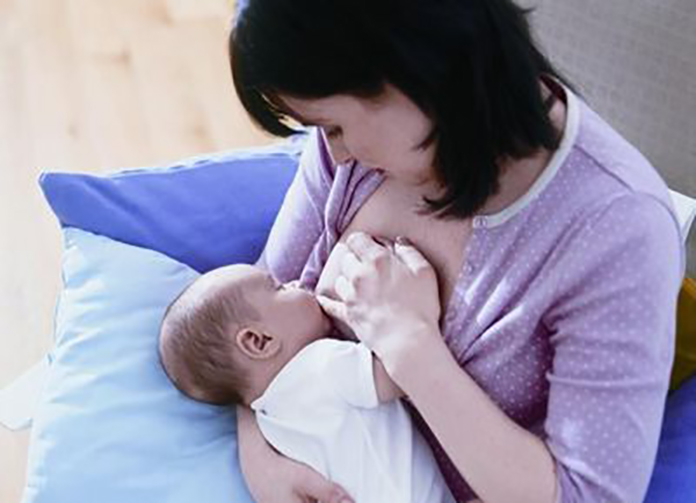爱月宝催乳师提醒你喂奶时注意预防奶结