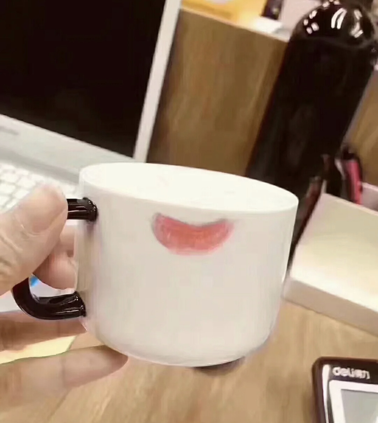 ysl口红为什么价格差那么多,ysl口红为什么专柜比淘宝价格便宜