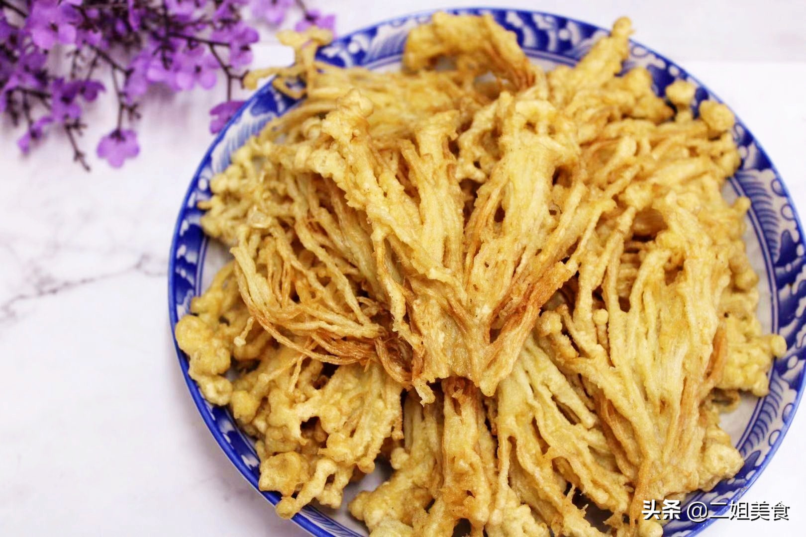 金针菇和什么菜配起来炒比较可口,金针菇这样做比烤肉还要好吃