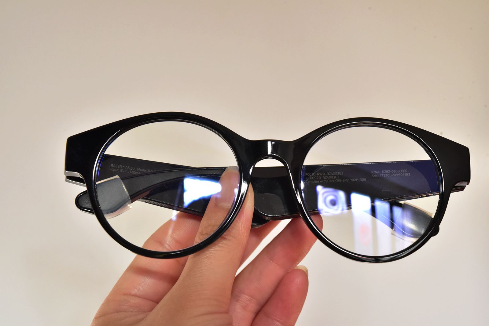 戴着眼镜就能听歌、接电话,你无法想象这是外设大厂雷蛇的操作