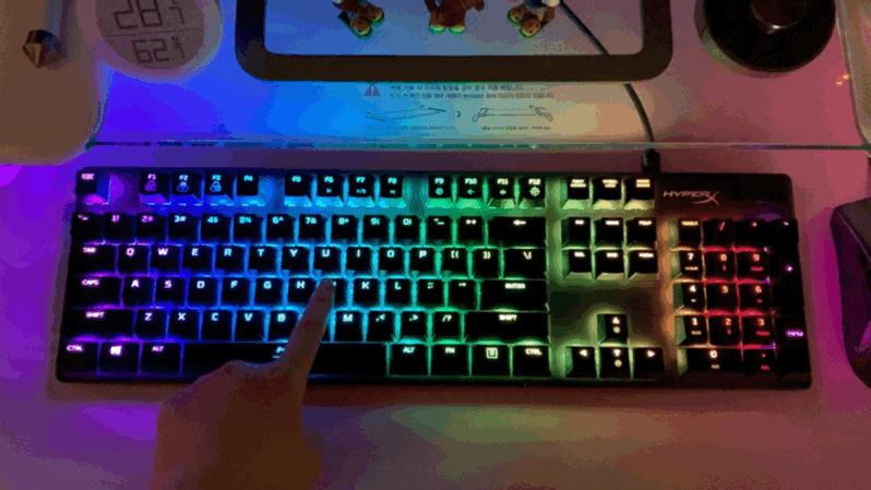 辉光钟！水轴键！轻薄笔电！一波实用又酷炫的七夕数码礼物推荐