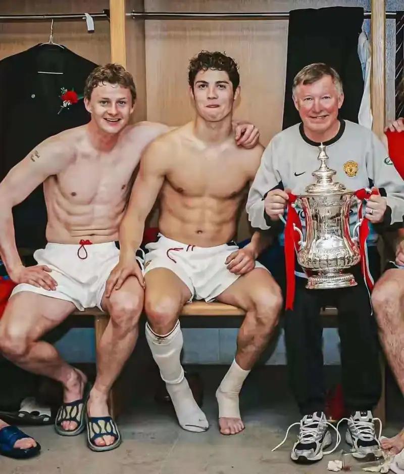 谁把c罗带到曼联,回家的c罗