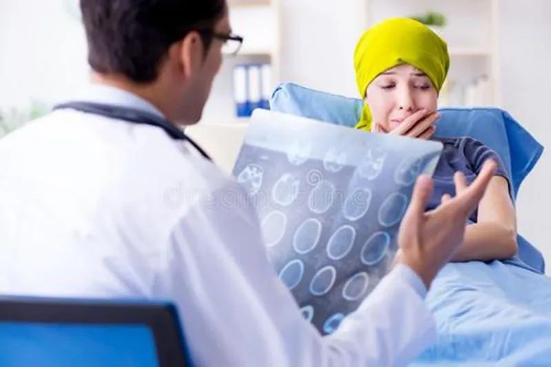 癌症晚期子女该不该放弃治疗,癌症晚期肠梗阻放弃治疗能活多久