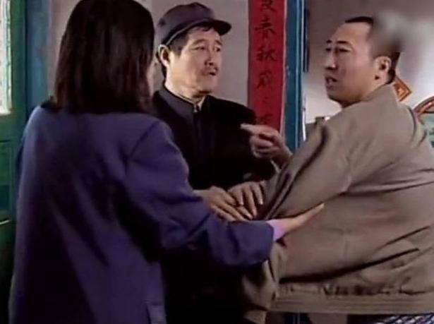 2004年赵本山徒弟被轰下台,赵本山徒弟卖东西被罚20万