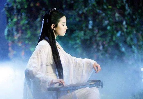 一个绿色萝裙,一个红衣黄裳,首辅府上起舞二美,命运如何?