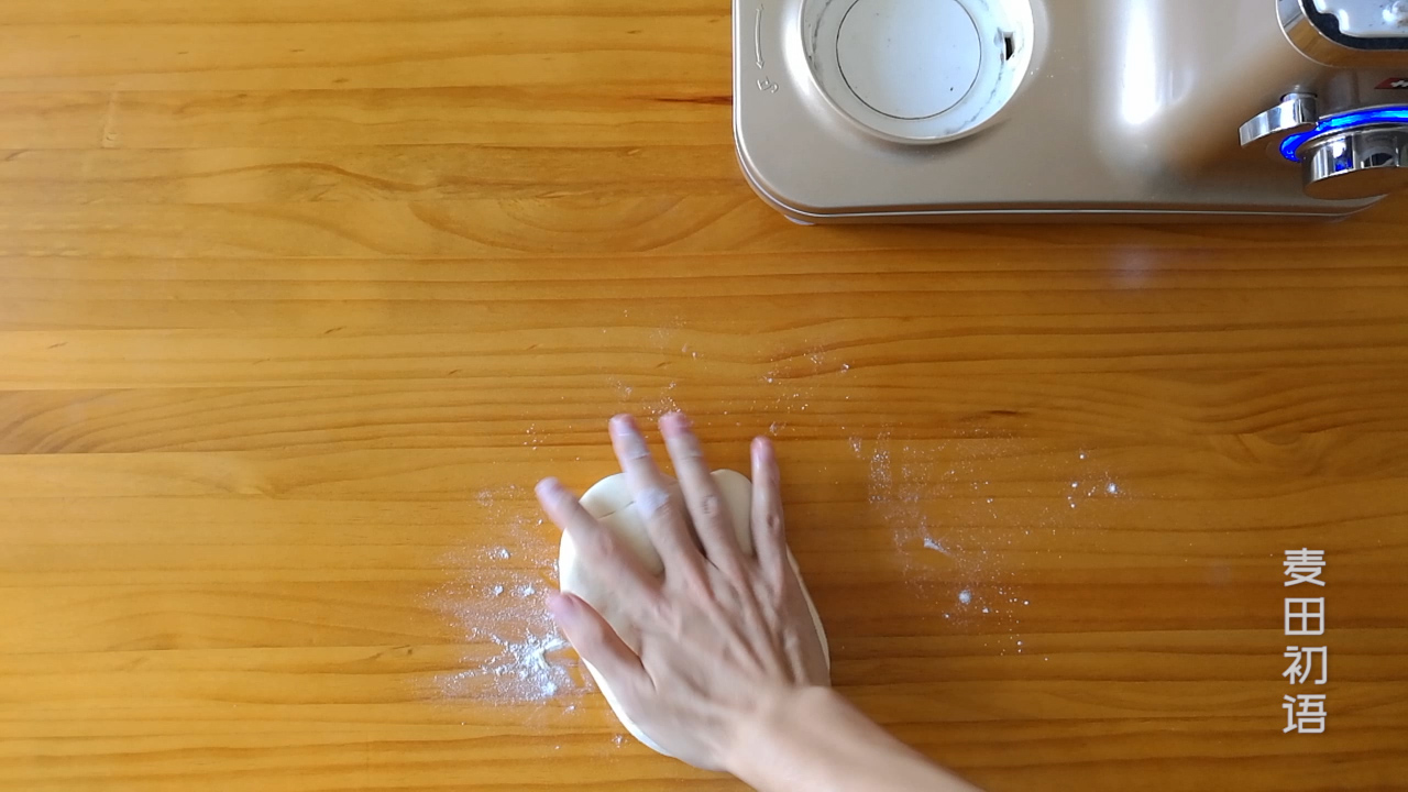 香味十足的奶香馒头，超级松软有弹性，不坑洼不缩皱的秘密都在这