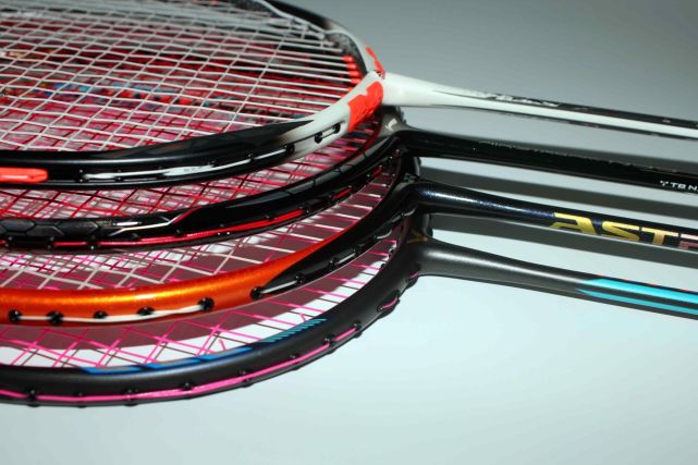 进攻型羽毛球拍推荐排行榜前十名,快速进攻高端羽毛球拍推荐