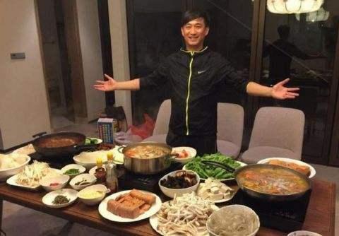 6天前，从“国民偶像”到“娱乐圈厨神”的黄小厨，也翻车了？