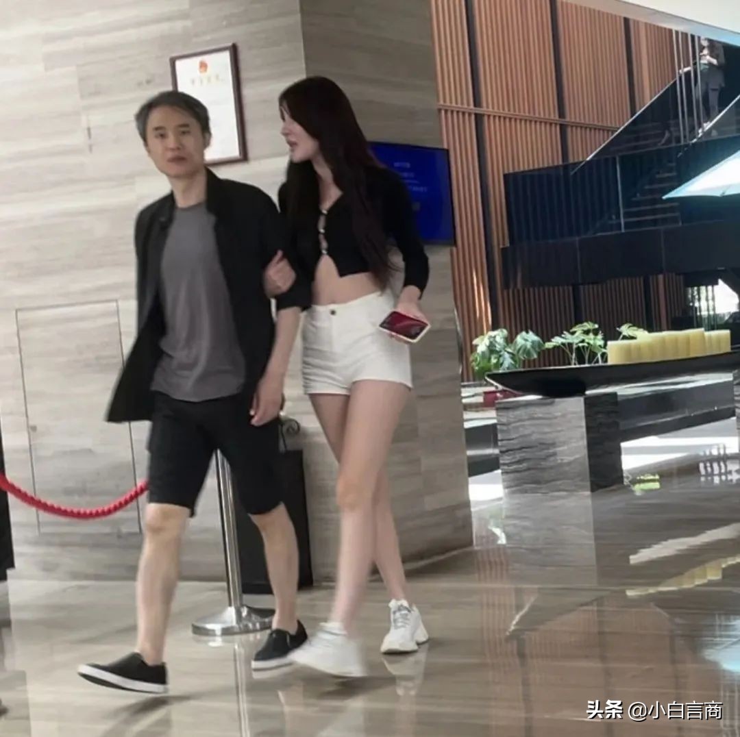 吴亦凡周玄毅二选一,你愿意听谁嘴里的鬼话?