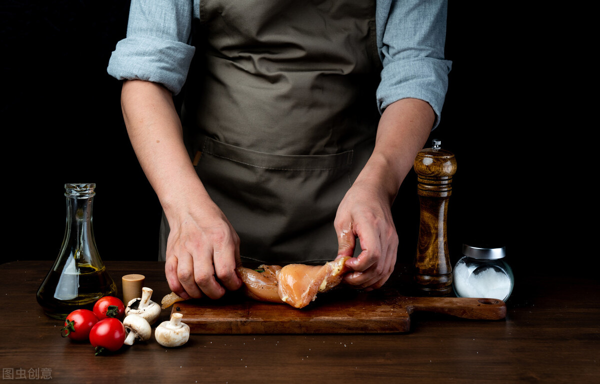 白胡椒与黑胡椒的区别哪个好吃,黑胡椒和白胡椒有什么区别煲汤