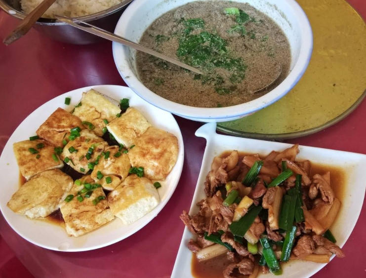 广西河池巴马的特产有哪些,广西巴马野菜豆腐渣汤