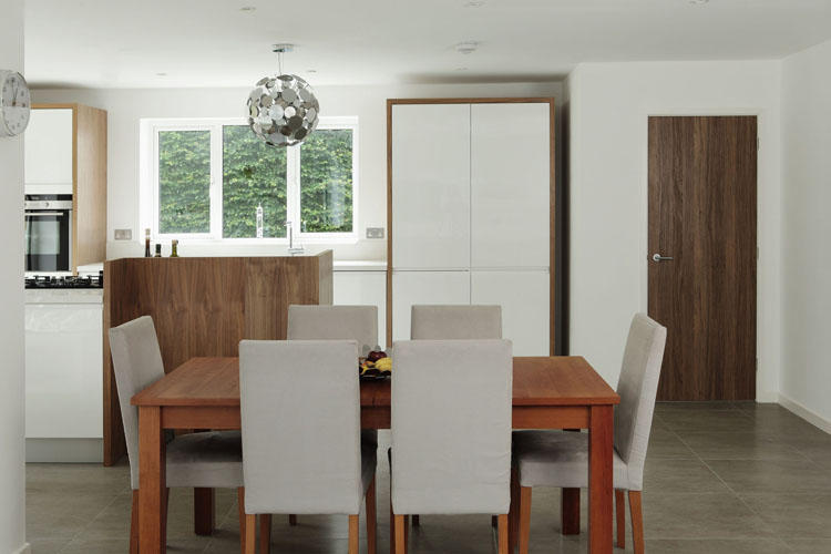 老旧的木桌怎么完美修复翻新,旧方木桌翻新