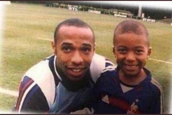 姆巴佩20岁世界冠军,追风少年姆巴佩无愧世界第一身价