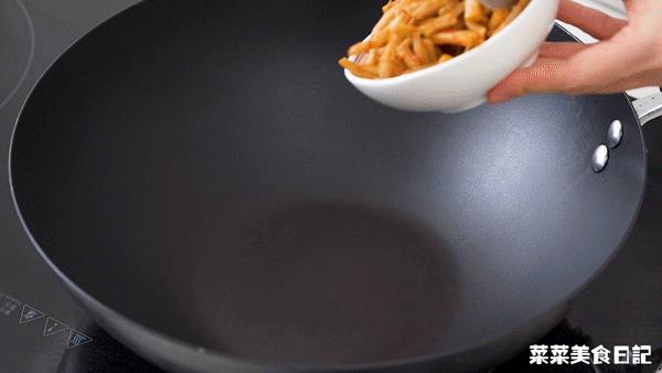 一年卖出70亿！摆摊有它必火，香到城管都要来一碗