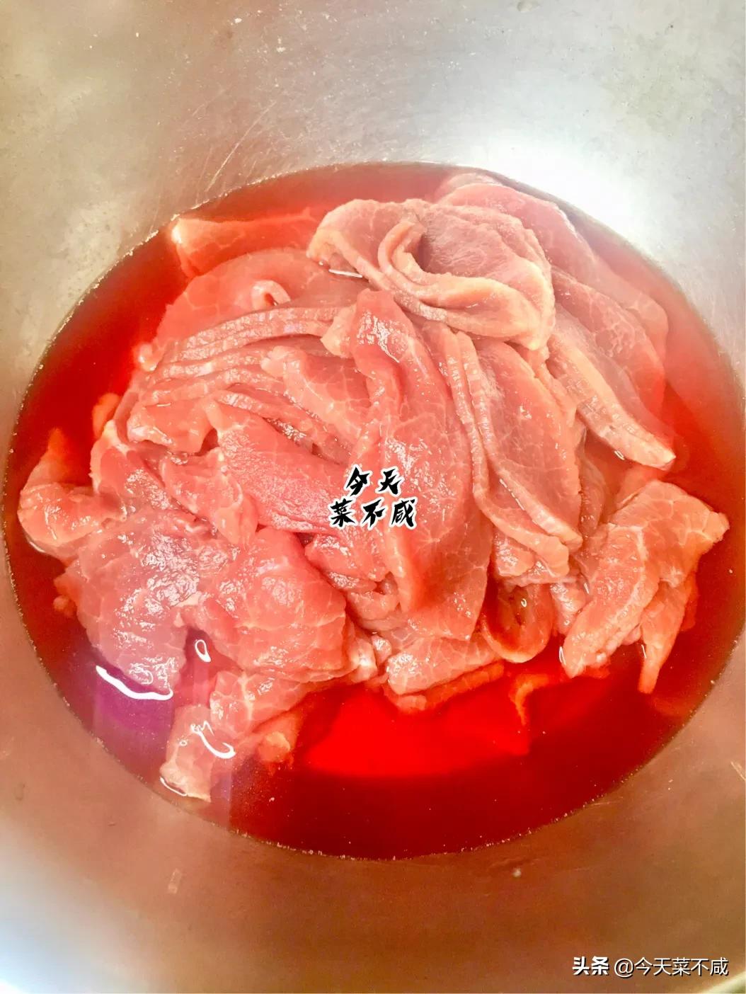 厨师长教你鸡肉、猪肉、牛肉的上浆秘籍，炒啥肉都鲜嫩爽滑还多汁