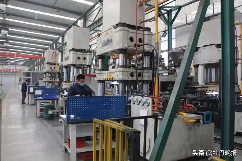 高铁的刹车片,高铁的轮子有的有刹车片有的没有