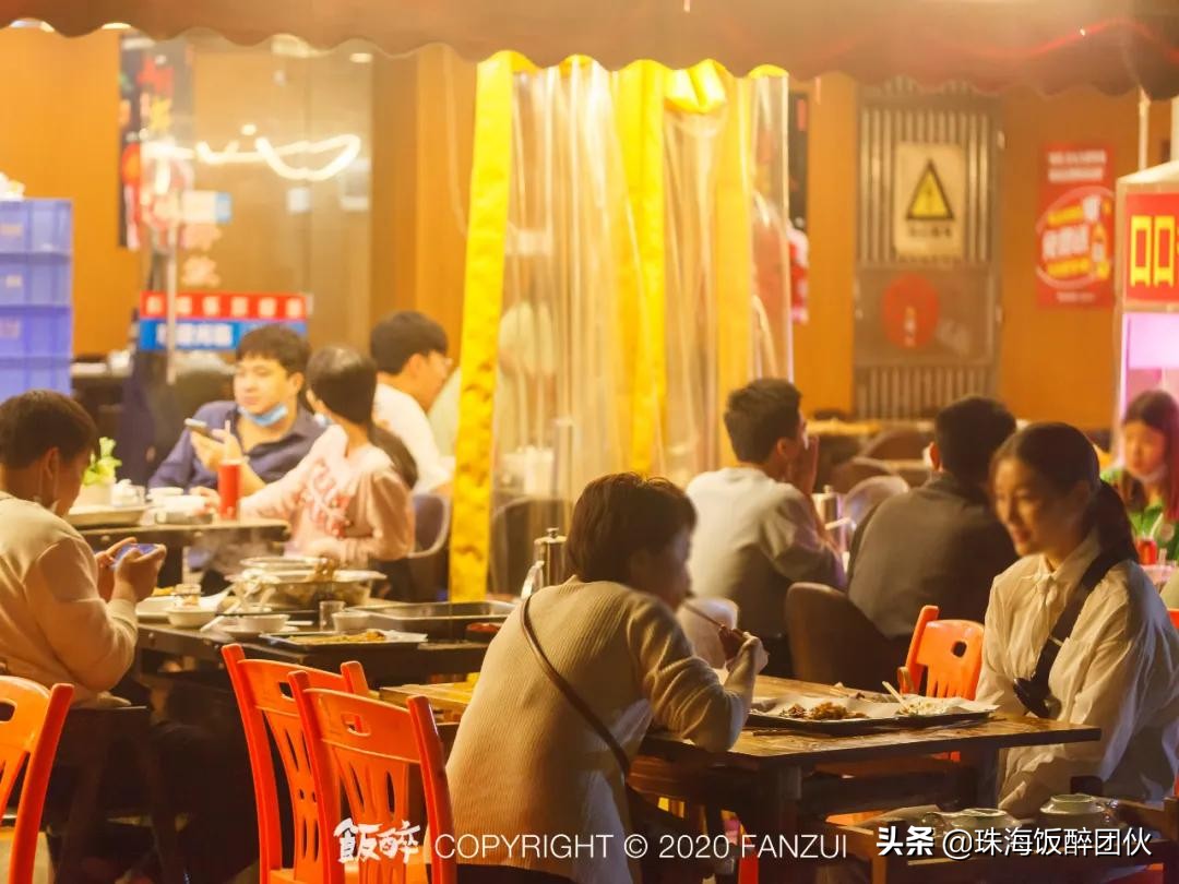 *男猛**深夜在线烧烤！柠溪这间3年串串界老店，变了…