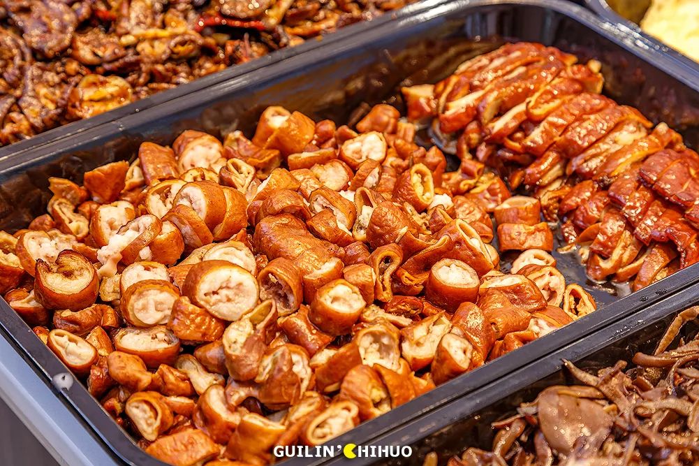 螺蛳粉好吃的秘密就是这碗高汤,煮螺蛳粉的汤第一遍为什么要倒掉