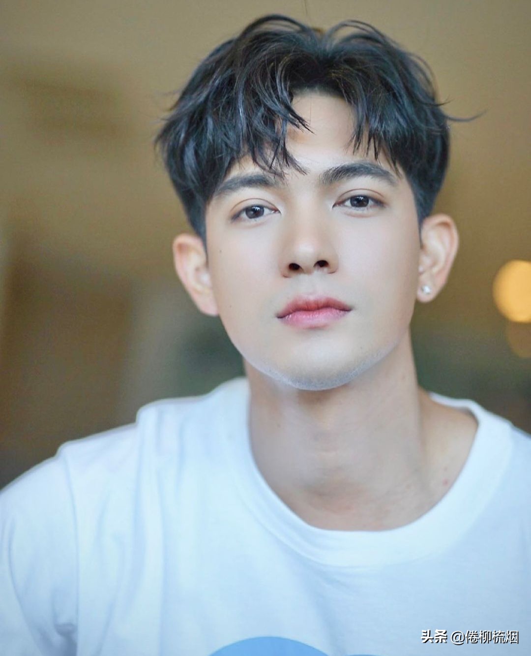 这是什么情况，要公开了吗，泰星Lingling发新照，标签的却是Kem