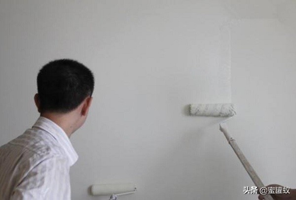 墙面刷漆需要挂网吗,墙面刷漆有必要刷石膏吗