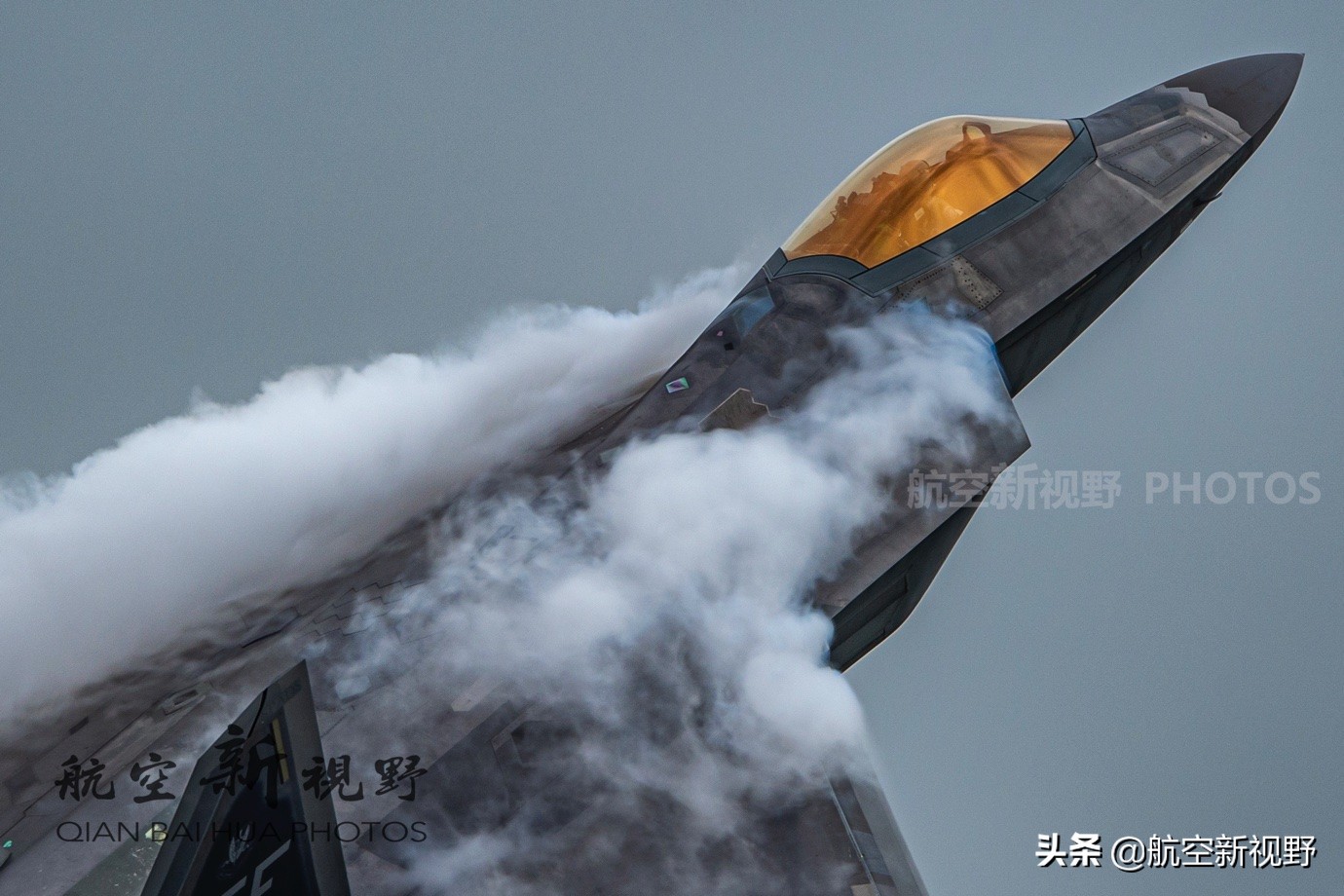 F-22隐形战机高清组图,第一款美制四代机,服役15年依旧帅气逼人