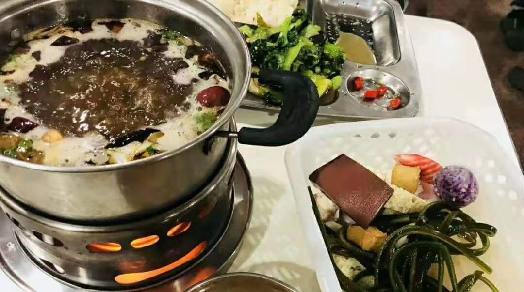 天津最馫大学食堂:晚上吃啥?给你安排的明明白白