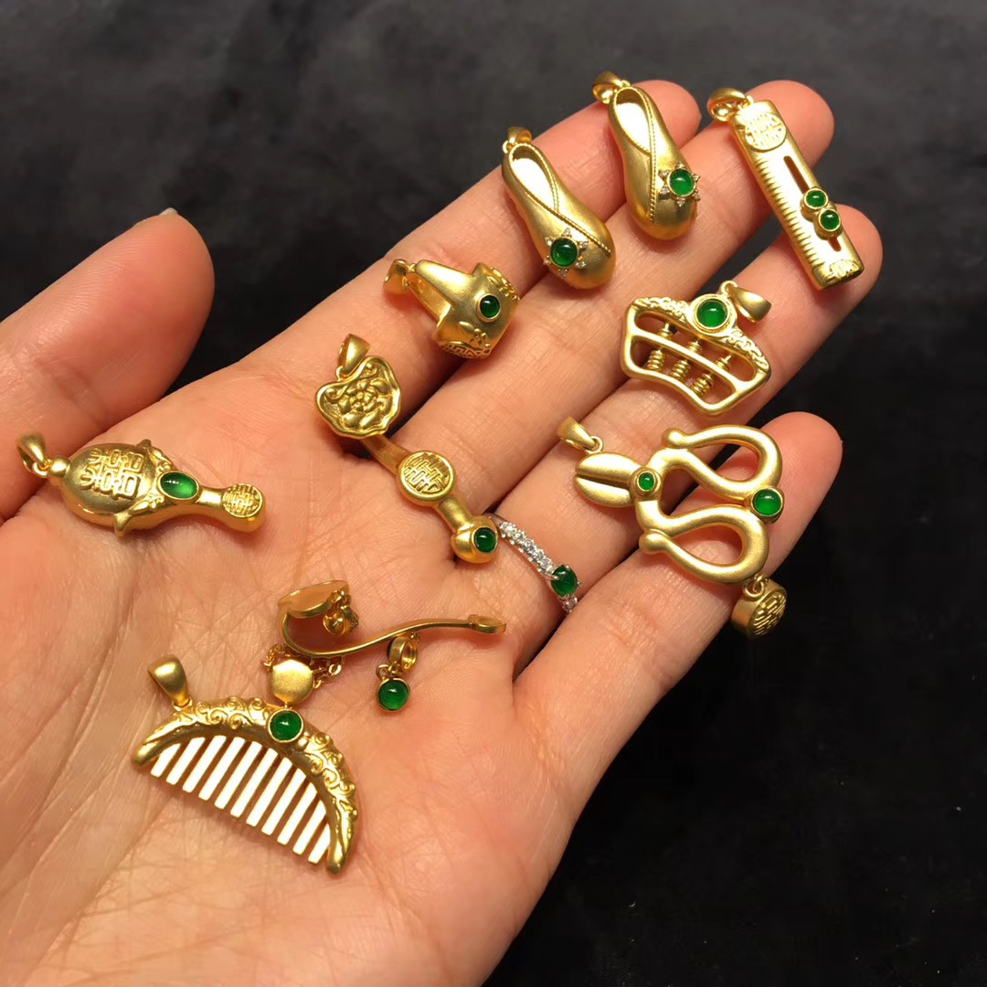 为什么结婚一定要买中国珠宝钻戒,结婚买钻戒好还是金首饰好